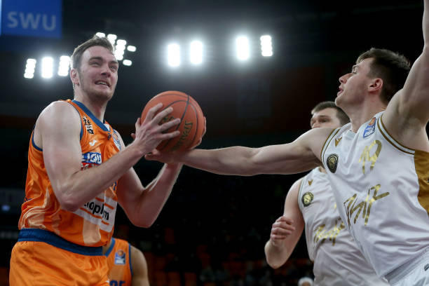 相互配合的 相互配合的